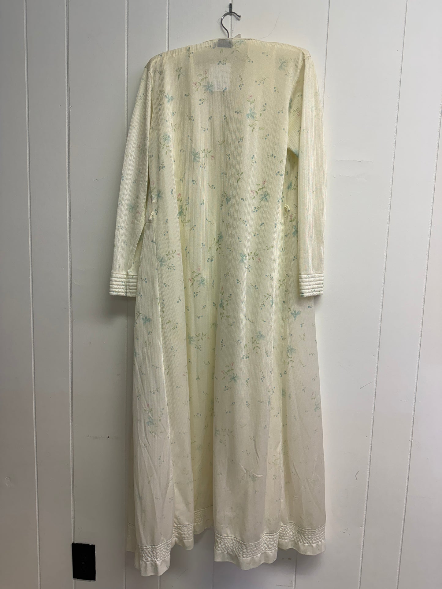 S/M Vintage Cream Floral Robe Set