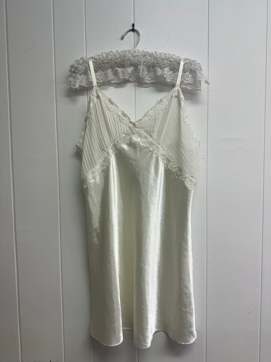 L Vintage White Lace Mini Slip