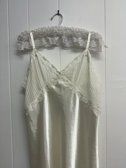 L Vintage White Lace Mini Slip