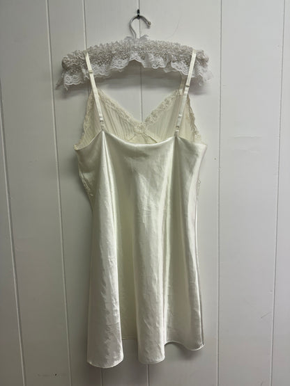 L Vintage White Lace Mini Slip