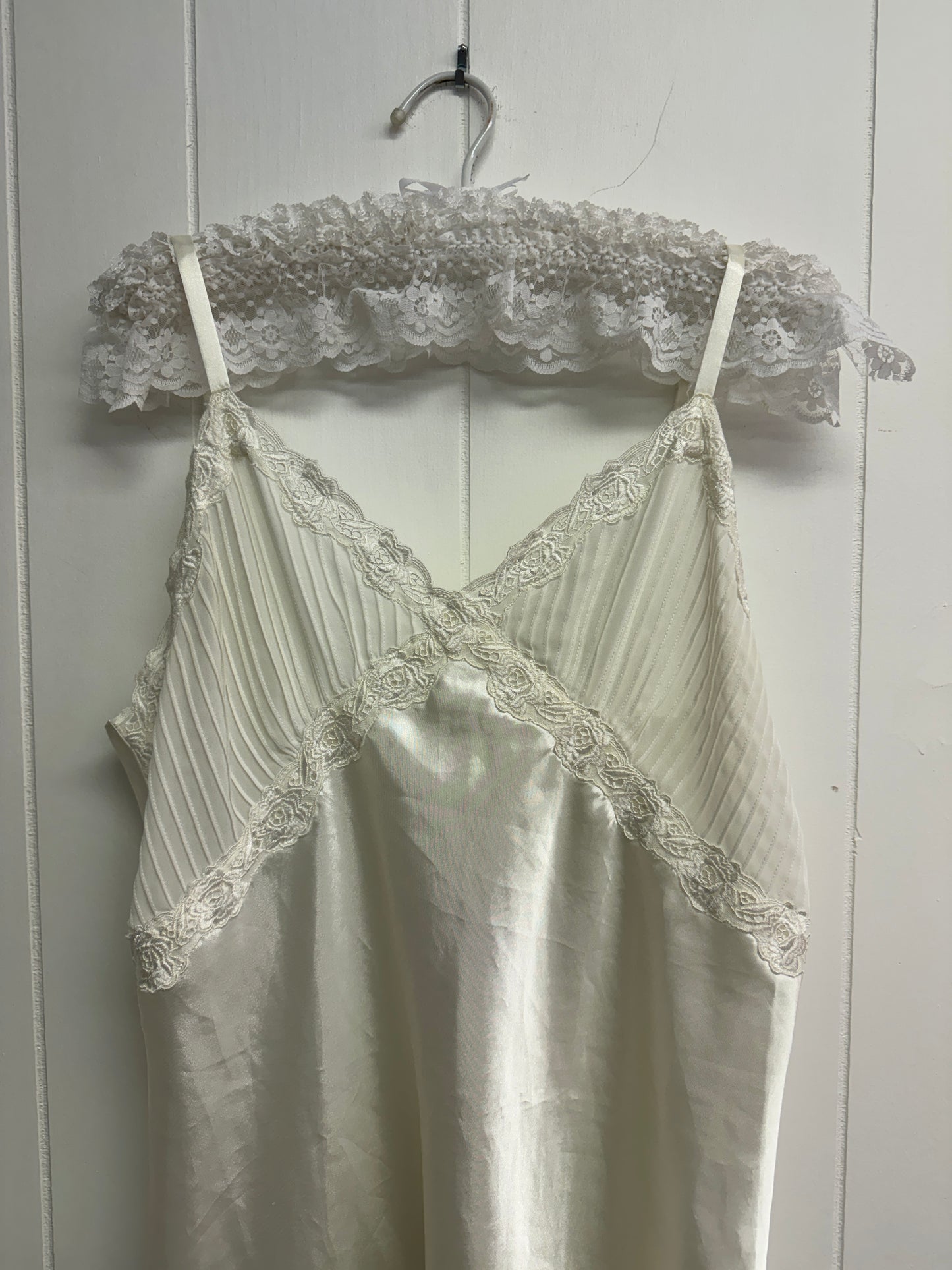 L Vintage White Lace Mini Slip