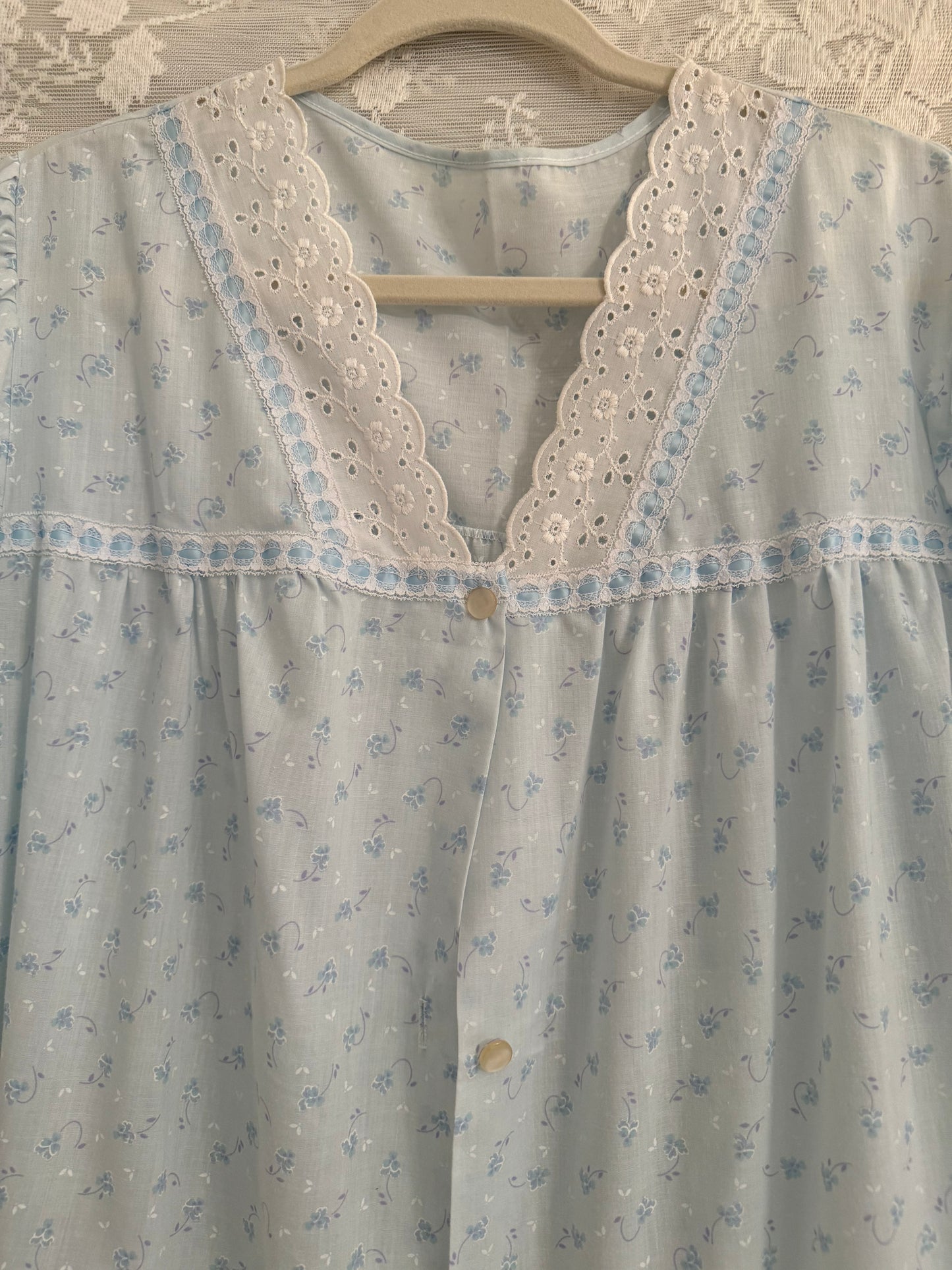 M/L Vintage Blue Floral Dressing Gown