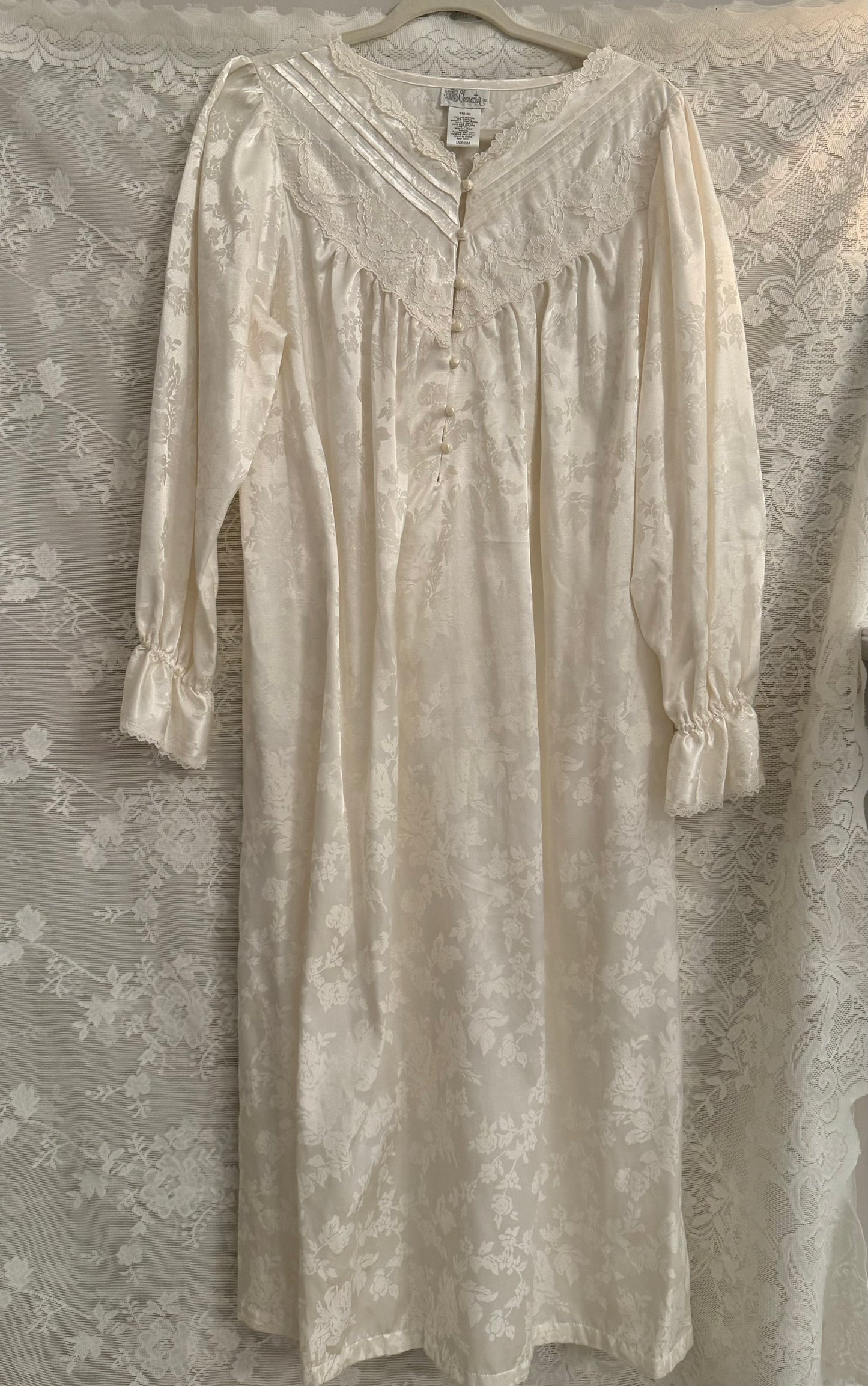 M/L Vintage Cream Floral Dressing Gown