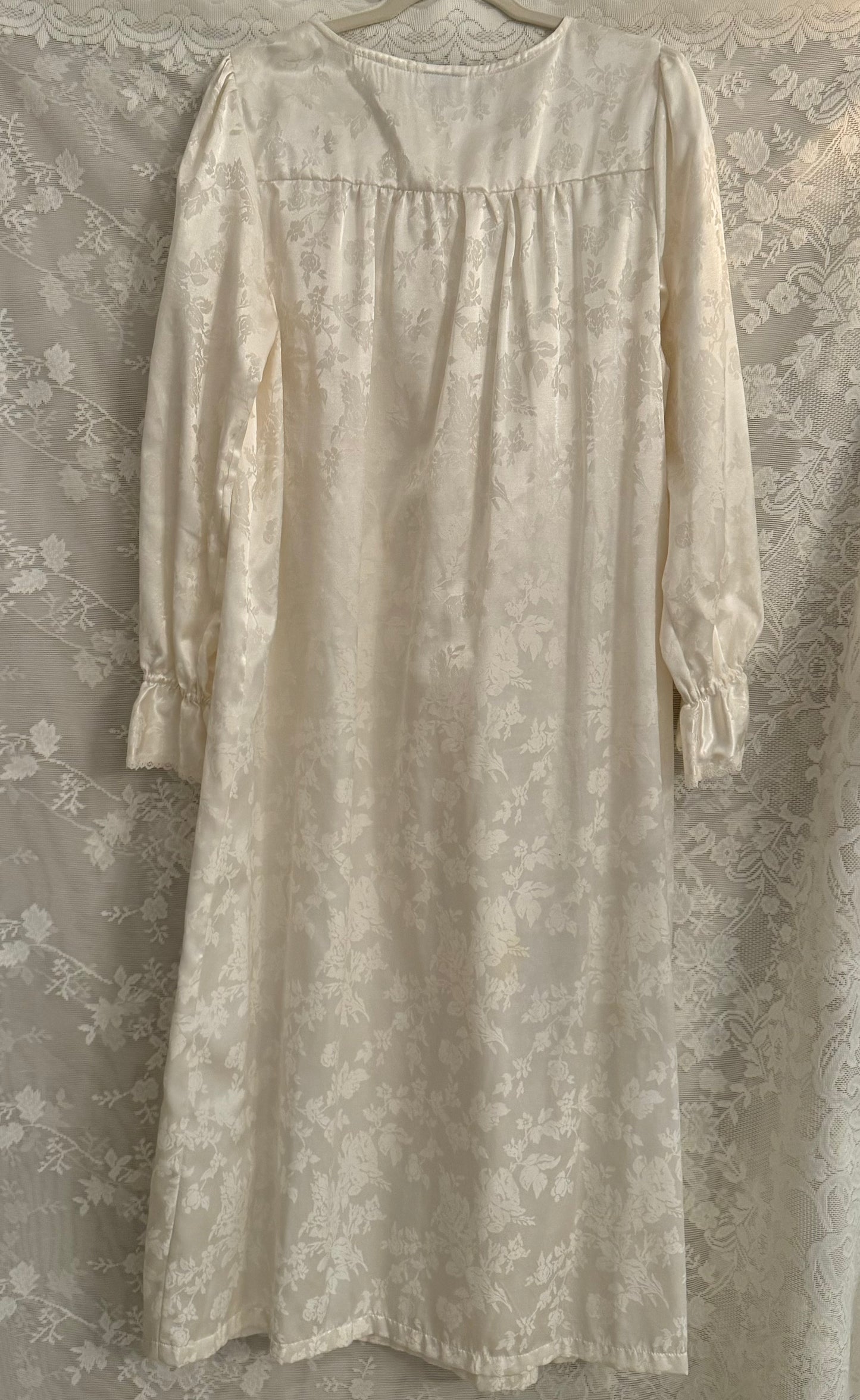 M/L Vintage Cream Floral Dressing Gown