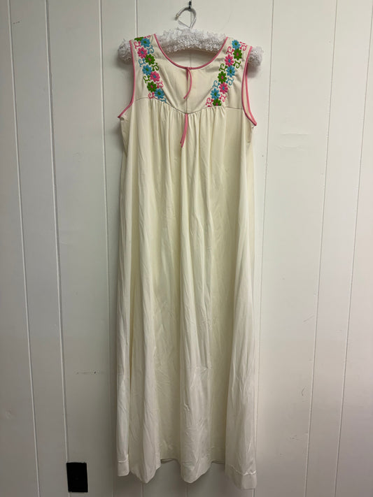 S/M Vintage 60s/70s Flower Nightdress