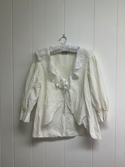 M/L Flouncy Blouse Lace Collar