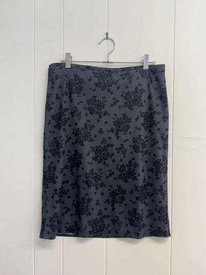 M/L Lace Pattern Midi Skirt