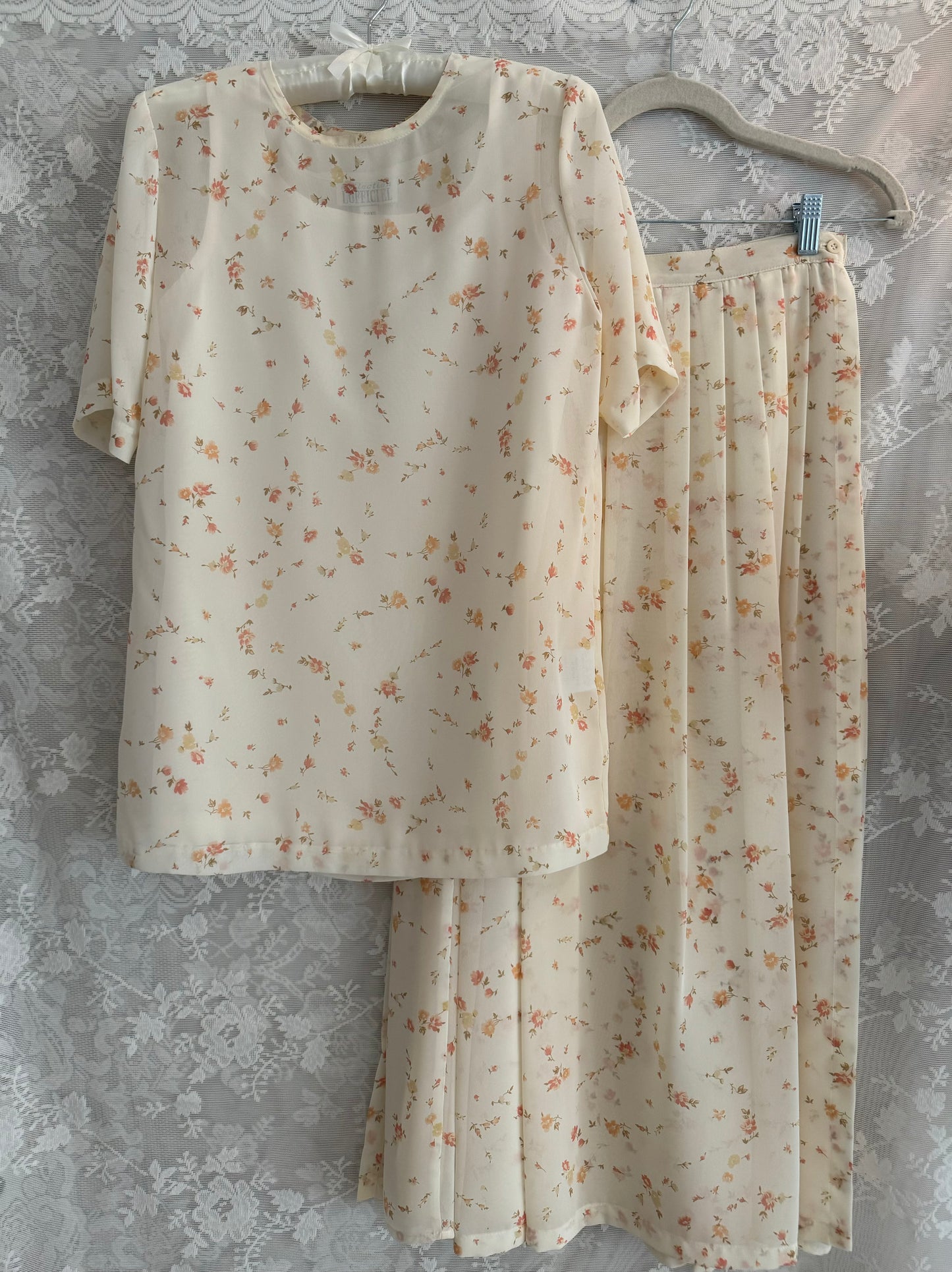 XS/S Vintage Cream Floral Skirt Set