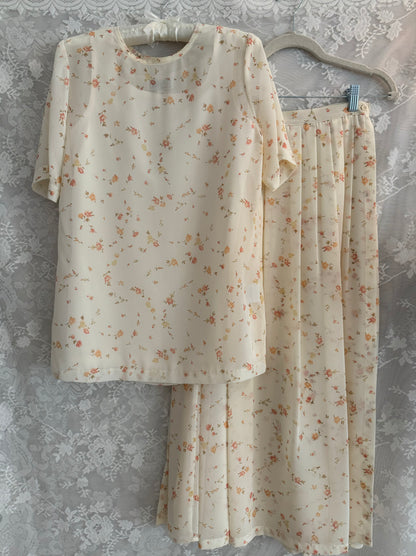 XS/S Vintage Cream Floral Skirt Set